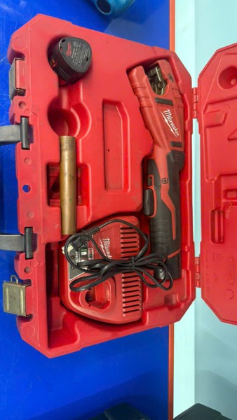 Máy Cắt Ống Đồng Milwaukee 12V 
