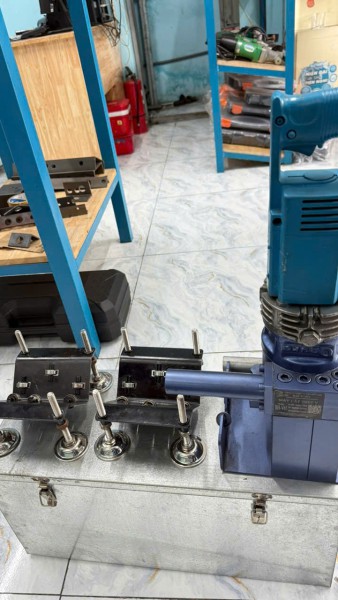  Máy cắt V thủy lực BH-65