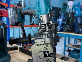 Máy Đột Lỗ Thủy Lực Pin – Tiện Dụng, Mạnh Mẽ